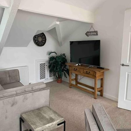 Lovely 2 Bedroom Modern Loft Apartment Sea View モアカム エクステリア 写真
