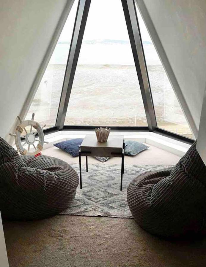 Lovely 2 Bedroom Modern Loft Apartment Sea View モアカム エクステリア 写真